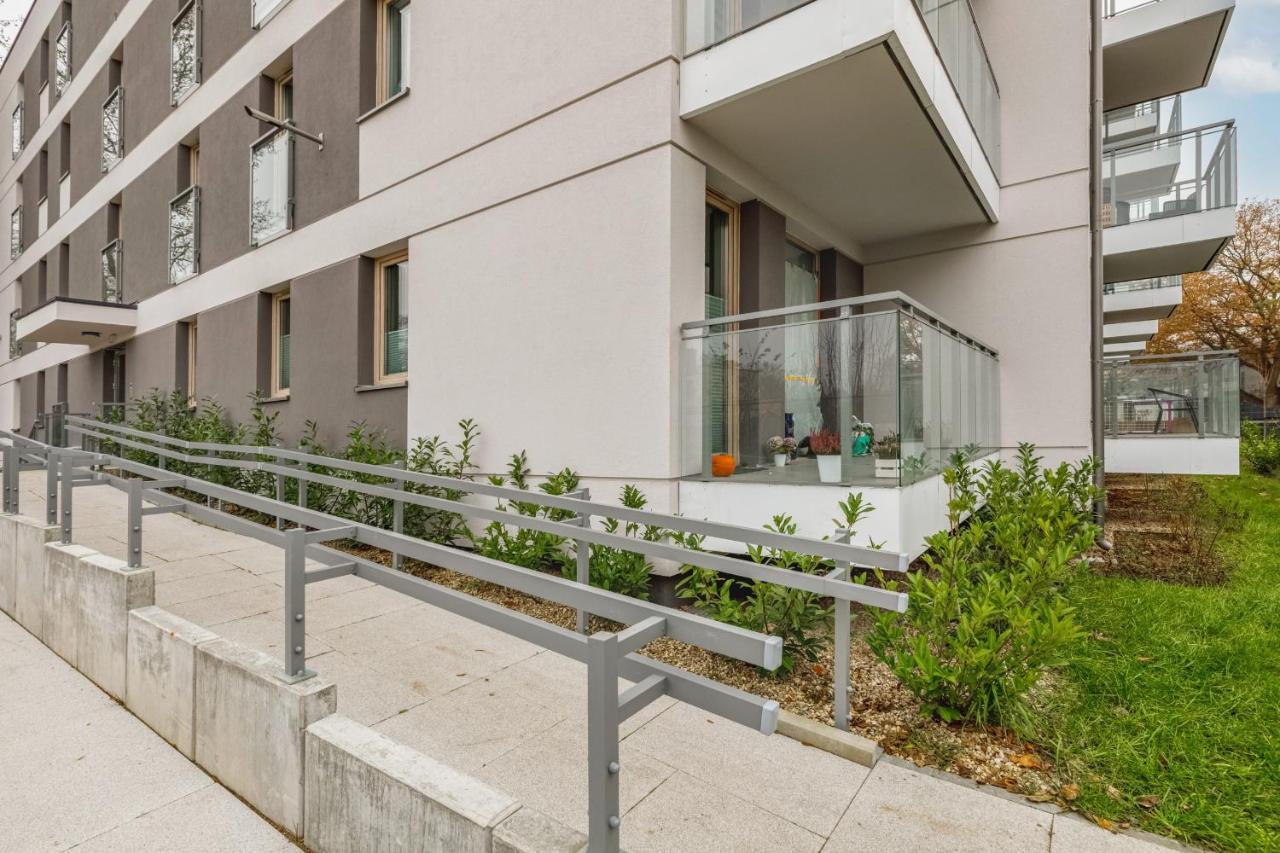 Green Square Apartment With Balcony Swinoujscie By Noclegi Renters Экстерьер фото